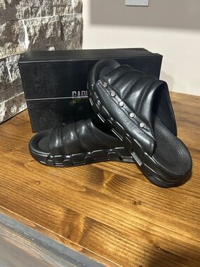 Women’s Black Quilted Slide Sandals -new in box size 9